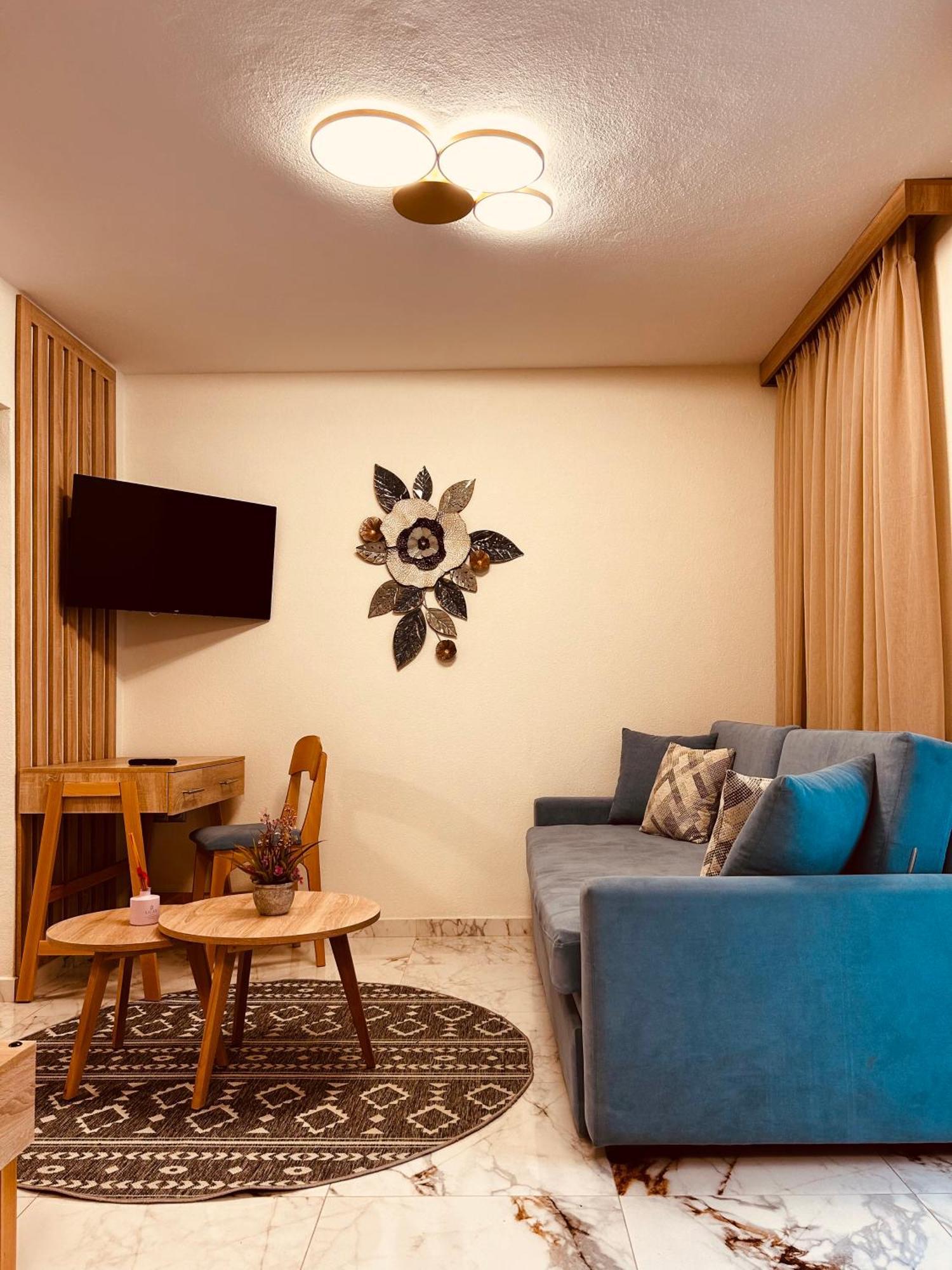 Marble House Apartment Кавала Екстериор снимка